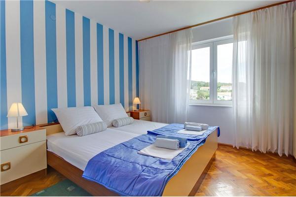 Room S5, for 2 persons