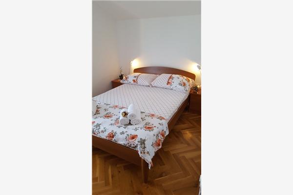 Apartment A1, for 7 persons