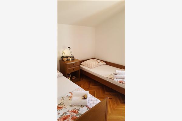 Apartment A1, for 7 persons