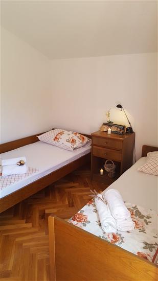 Apartment A1, for 7 persons