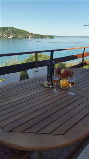 Apartment A1, for 7 persons