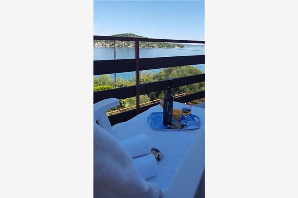 Apartment A1, for 7 persons