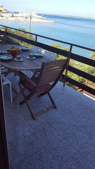 Apartment A1, for 7 persons