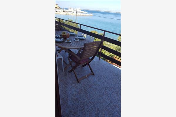 Apartment A1, for 7 persons