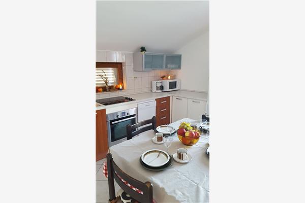 Apartment A1, for 7 persons