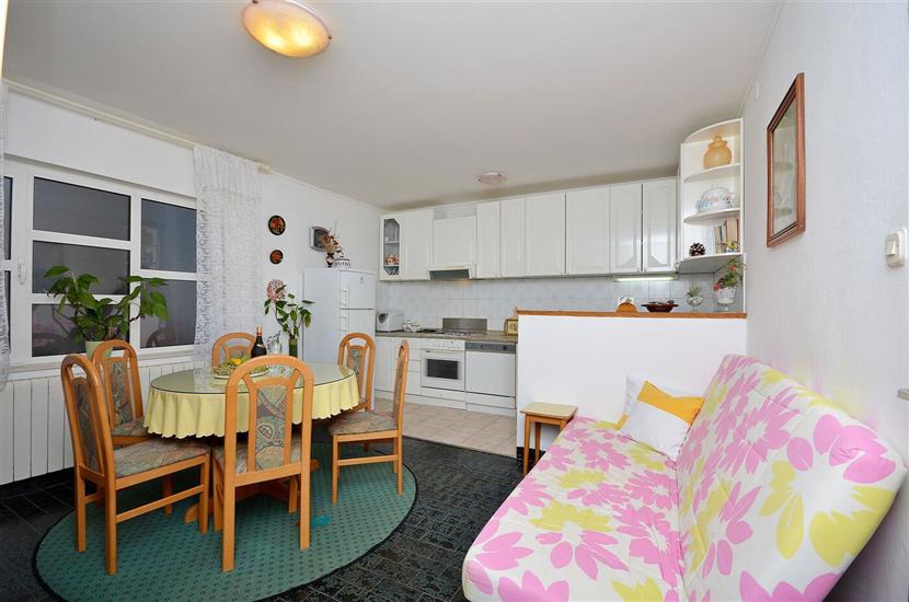 Apartment A4, for 5 persons