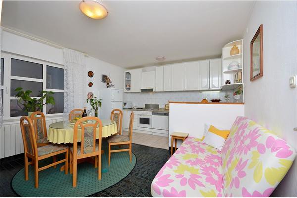 Apartment A4, for 5 persons