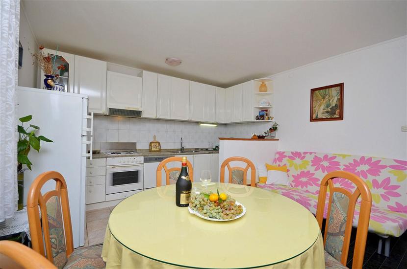 Apartment A4, for 5 persons