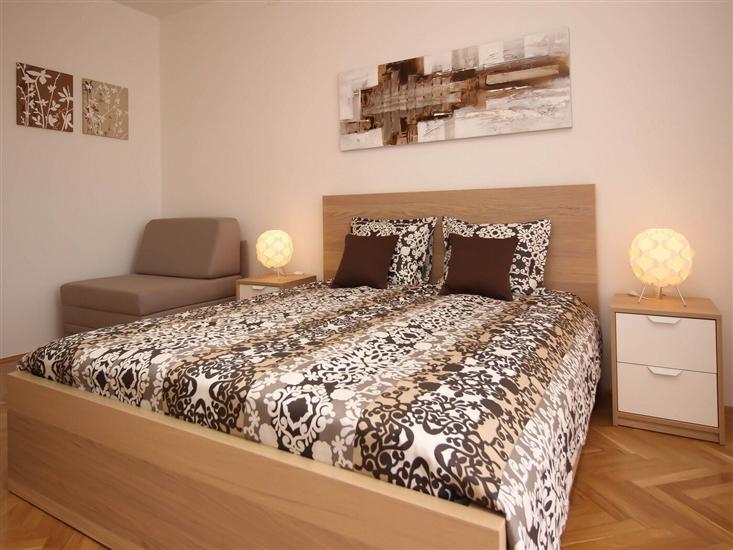 Apartment A1, for 5 persons