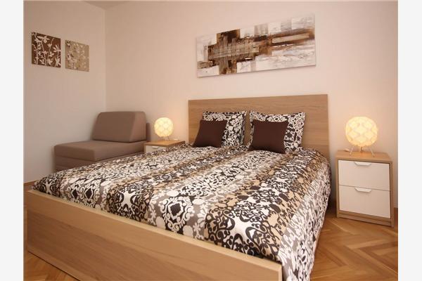 Apartment A1, for 5 persons
