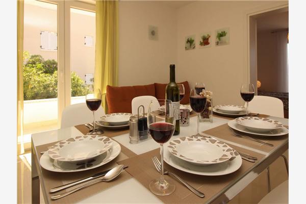 Apartment A1, for 5 persons