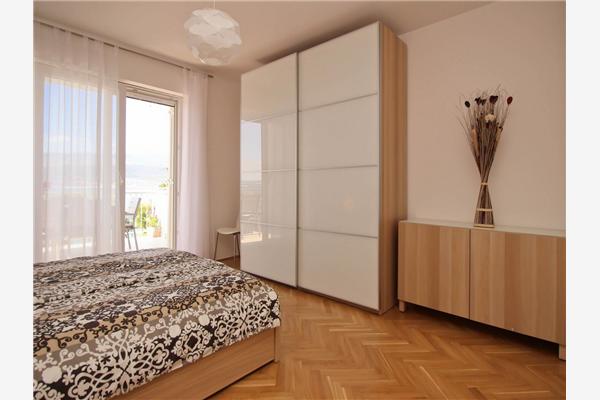 Apartment A1, for 5 persons