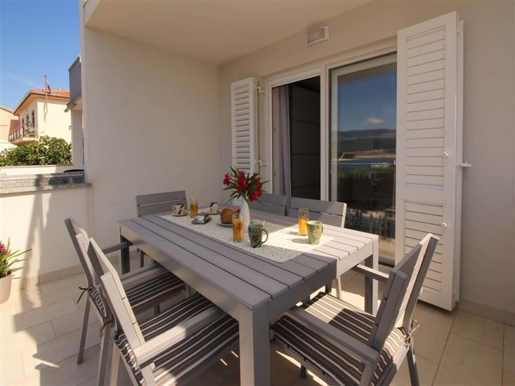 Apartment A1, for 5 persons