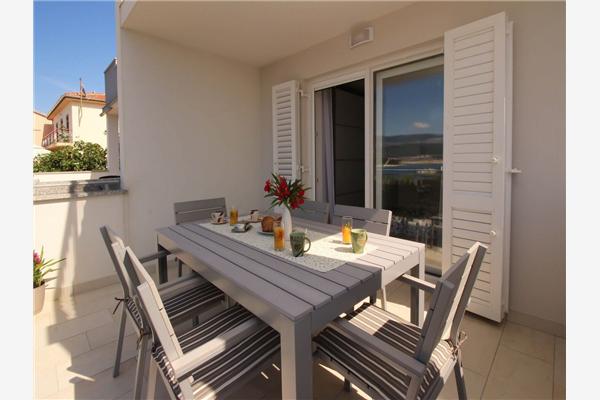 Apartment A1, for 5 persons