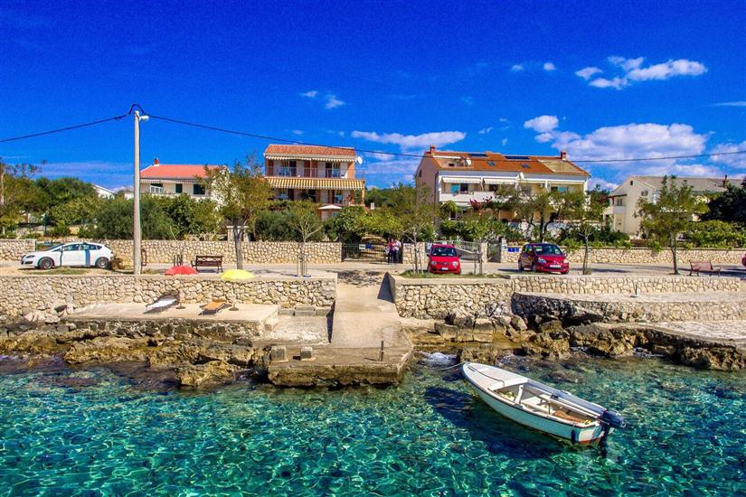 Apartments Ivan  Sea View in Peaceful Lun