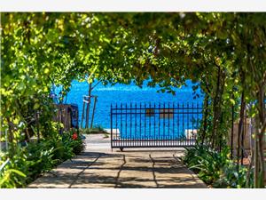 Apartments Ivan  Sea View in Peaceful Lun Lun - island Pag, Size 45.00 m2, Airline distance to the sea 15 m, Airline distance to town centre 200 m