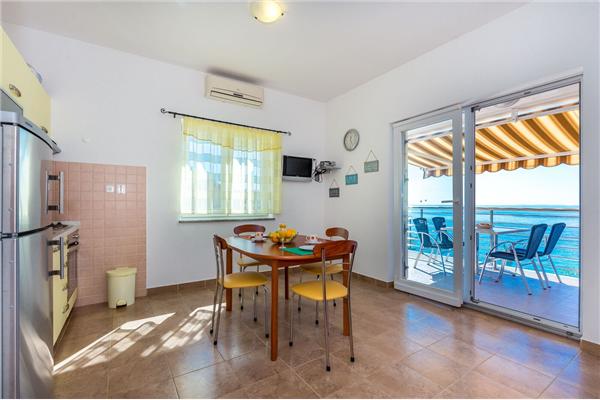 Apartment A2, for 4 persons