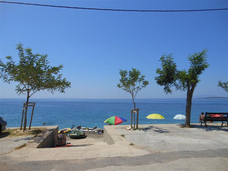 Apartments Ivan  Sea View in Peaceful Lun