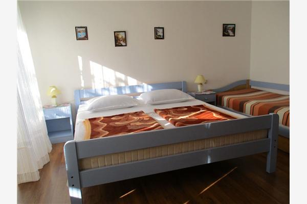 Apartment A1, for 5 persons