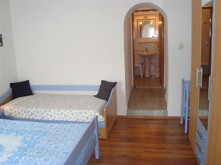 Apartment A1, for 5 persons
