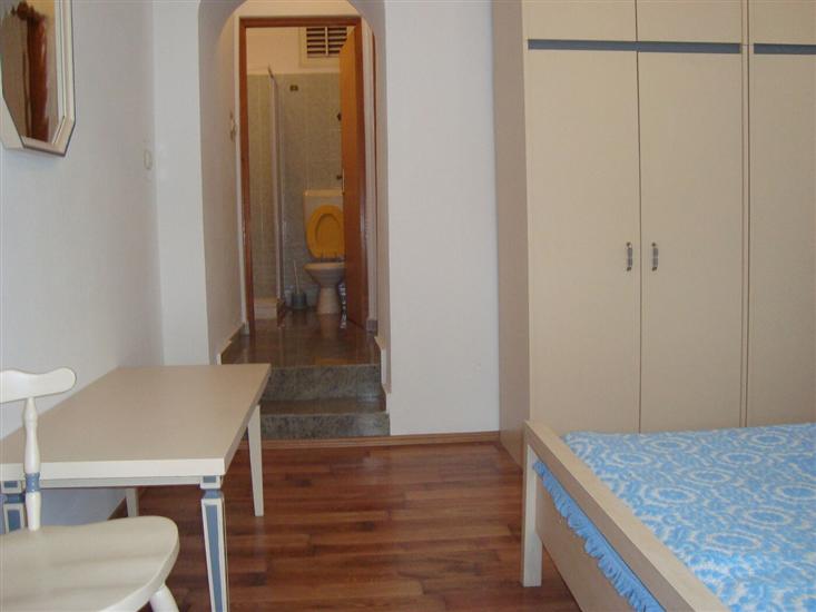 Apartment A1, for 5 persons