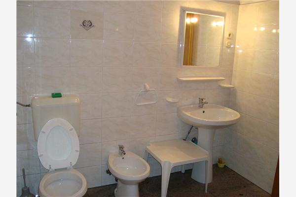 Apartment A1, for 5 persons