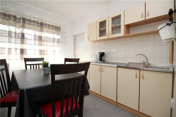 Apartment A1, for 5 persons