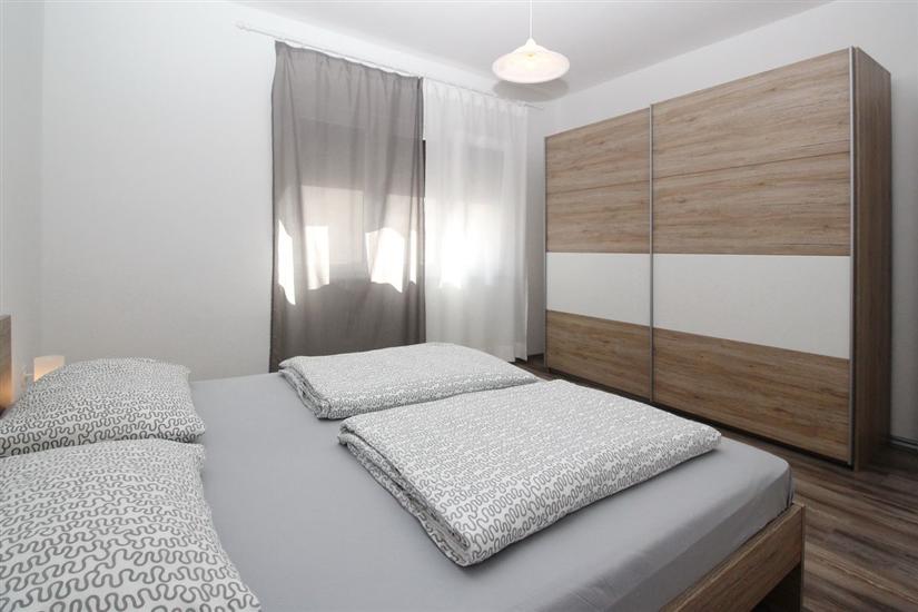 Apartment A1, for 5 persons