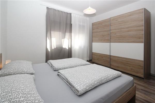 Apartment A1, for 5 persons