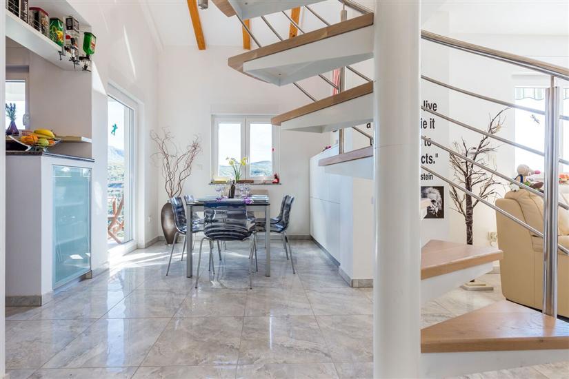 Apartment A1, for 6 persons