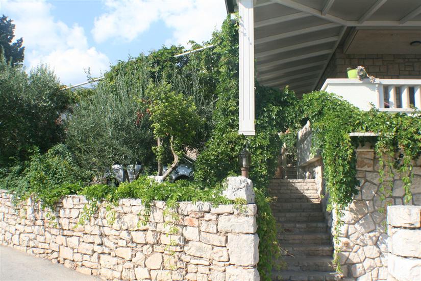 Apartments and Rooms LEA