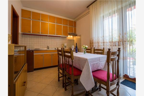 Apartment A1, for 6 persons