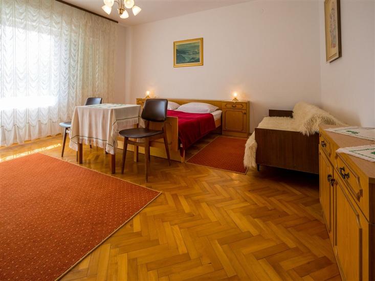 Apartment A1, for 6 persons