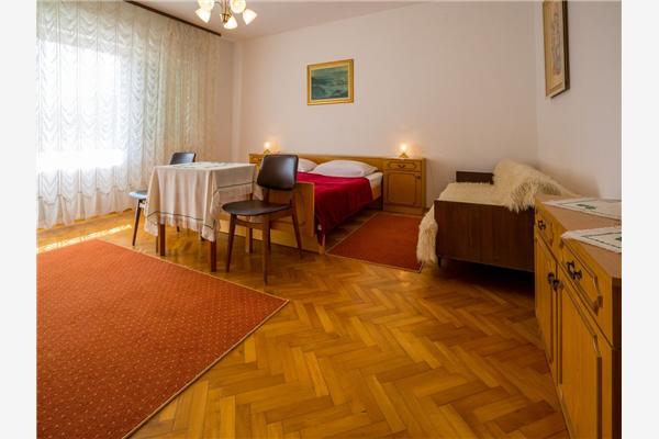 Apartment A1, for 6 persons
