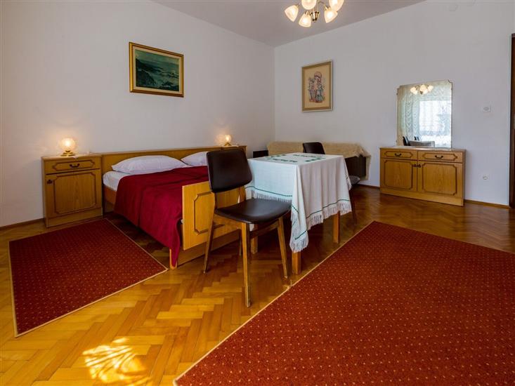 Apartment A1, for 6 persons