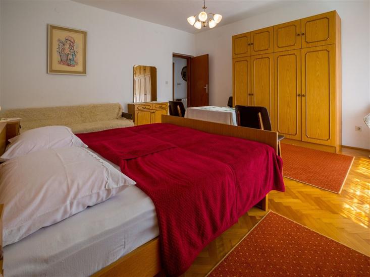 Apartment A1, for 6 persons