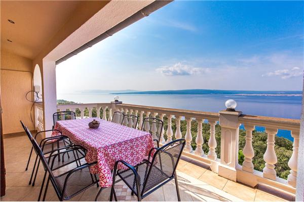 Apartment A1, for 7 persons