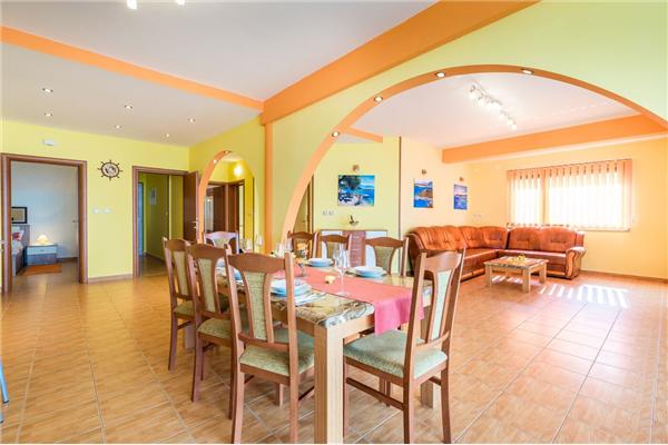 Apartment A1, for 7 persons