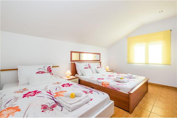 Apartment A1, for 7 persons