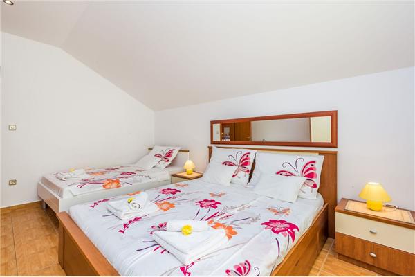 Apartment A1, for 7 persons