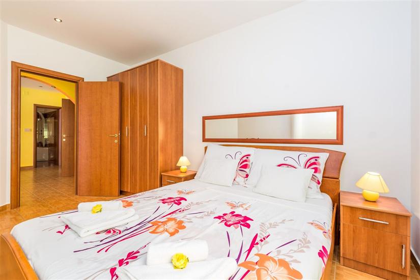 Apartment A1, for 7 persons