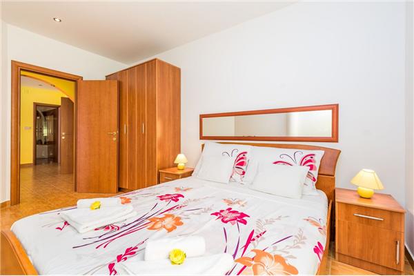 Apartment A1, for 7 persons