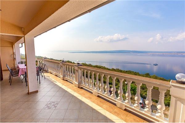 Apartment A1, for 7 persons