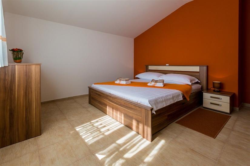 Apartment A1, for 6 persons