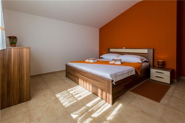 Apartment A1, for 6 persons