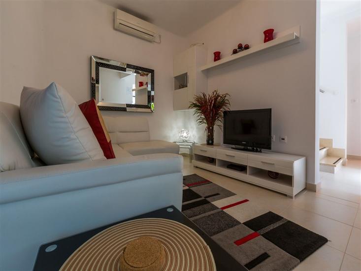 House K1, for 8 persons