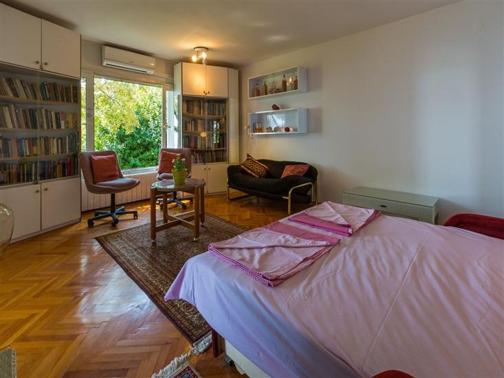 House A1, for 10 persons