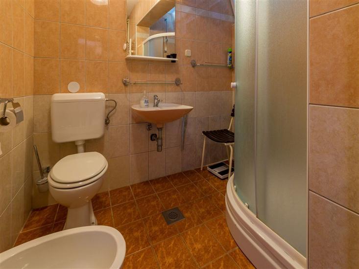 House A1, for 10 persons