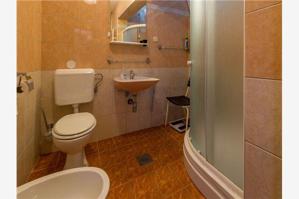 House A1, for 10 persons