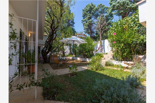 House A1, for 10 persons